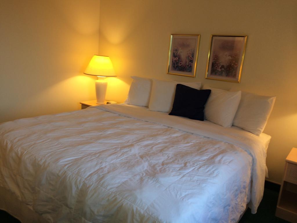 Americas Best Value Inn & Suites - Bluffton Bilik gambar