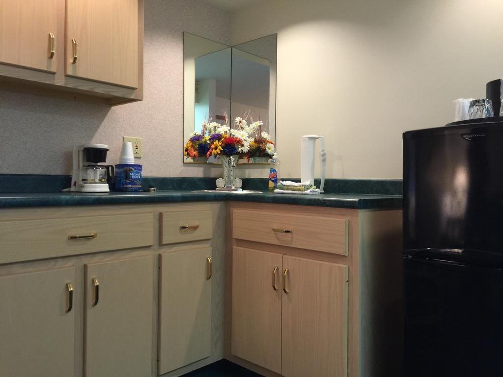 Americas Best Value Inn & Suites - Bluffton Bilik gambar